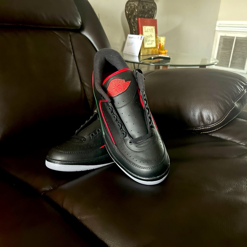 NIKE Air Jordan 2 Retro low Men’s shoe (Black/Fir/Cement Grey/Fire Red)